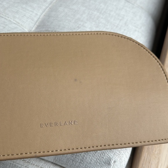 NWT Everlane The Cactus Leather Sling Belt Crossbody Bag - Picture 10 of 10